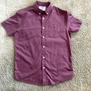 Men’s short sleeve button down